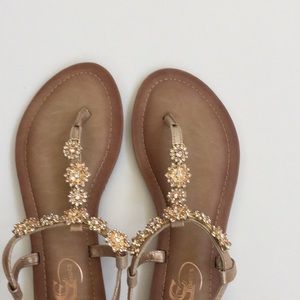 NWOT GC Bling Rose Gold  Thong Sandals